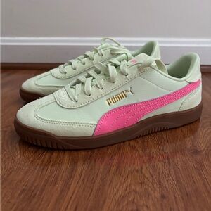 Puma Sneakers in Light Green and Pink